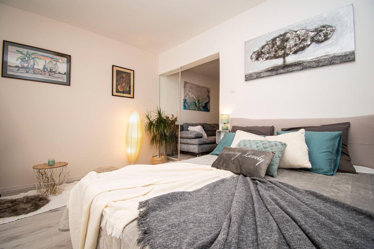 Oasis Apartment Pula Exteriér fotografie